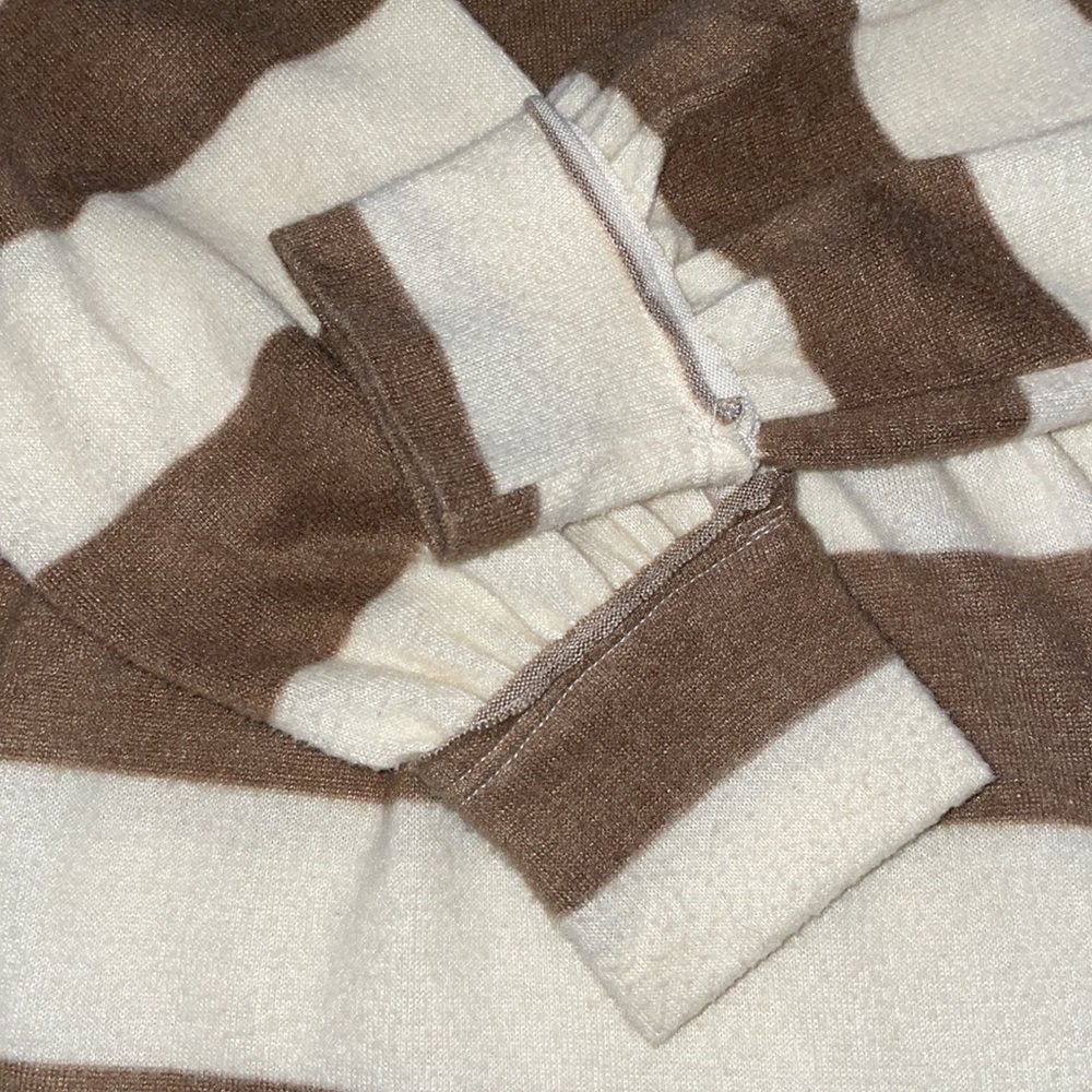 NWOT. Moa Moa. Women’s long sleeve Sweater Blouse. Size small. - Picture 5 of 5